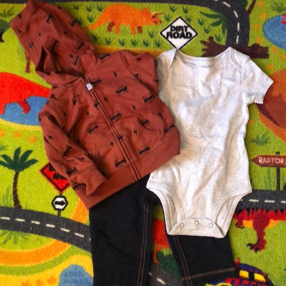 4 sets of 9mo boy carters outfit - Picture 6 of 6